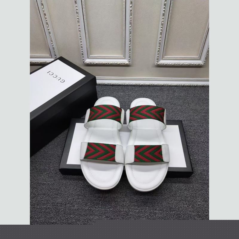 G*u*i slippers